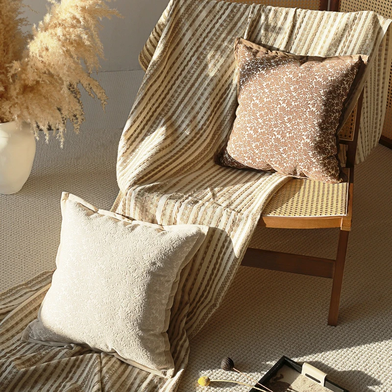 Nordic Jacquard Yarn-dyed Cushion Cover 3D Floral Luxury Chenille Pillow Cover Flannel Pressing Edge Home Decor Pillowcase