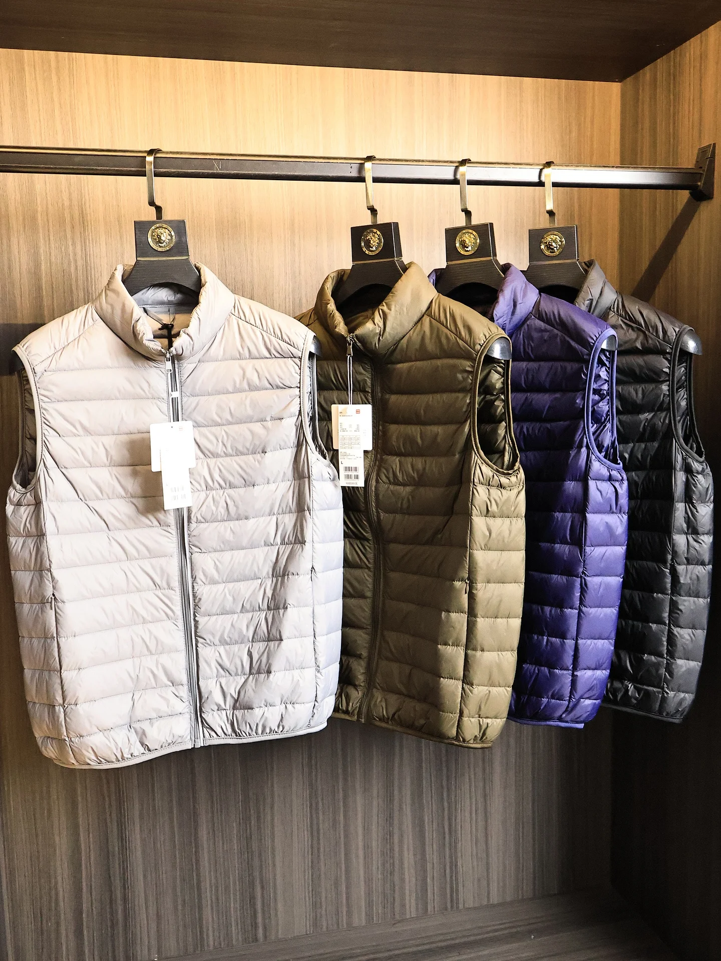 Portable Lightweight down Jacket Men's Outdoor Fashion Urban Style Quilted Vest Warmth Stand Collar Autumn Winter Outerwear