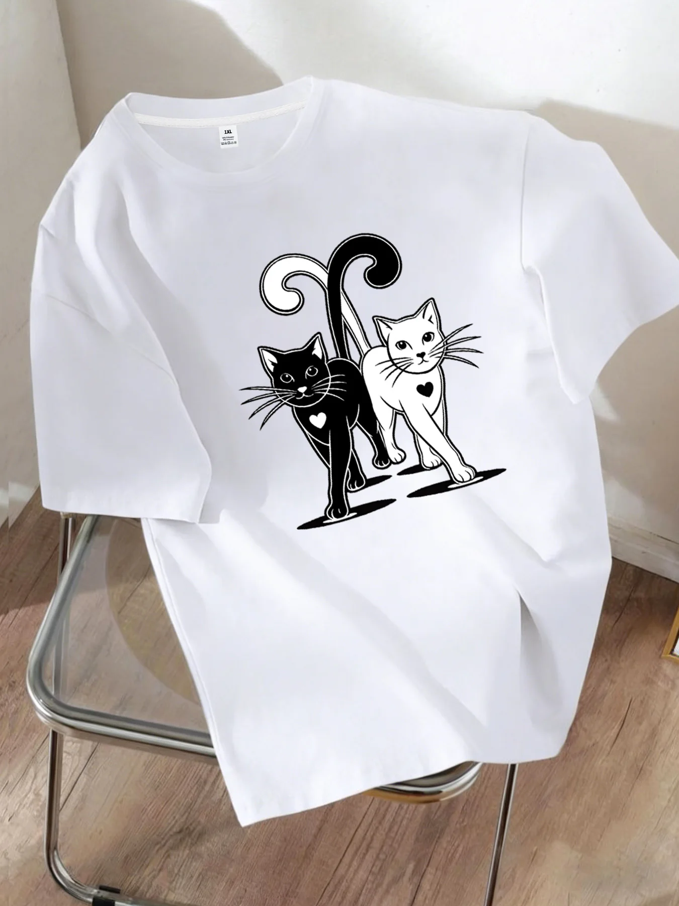 

[YJ01208] Женская футболка больших размеров с черно-белым принтом котенка, летняя повседневная футболка с коротким рукавом, модная и универсальная.
