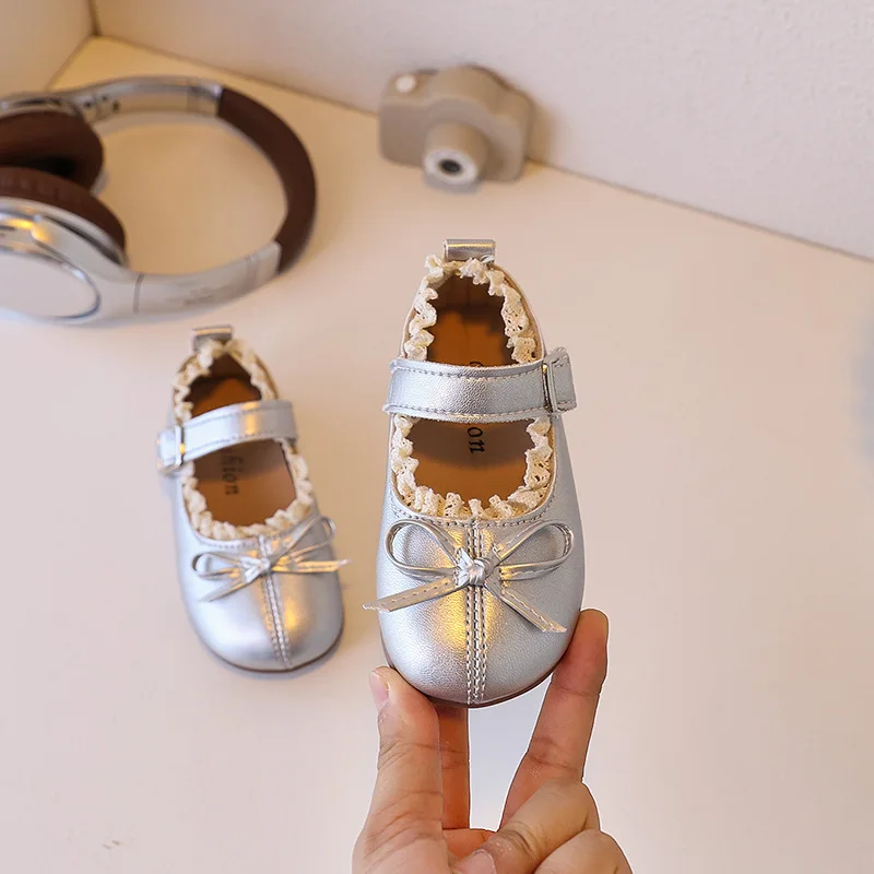 

2025 Autumn Fashion Girls Princess Shoes Cute Bow Lace Children’s Leather Shoes Soft Anti-Slip Soles Casual Flats for Baby Kids