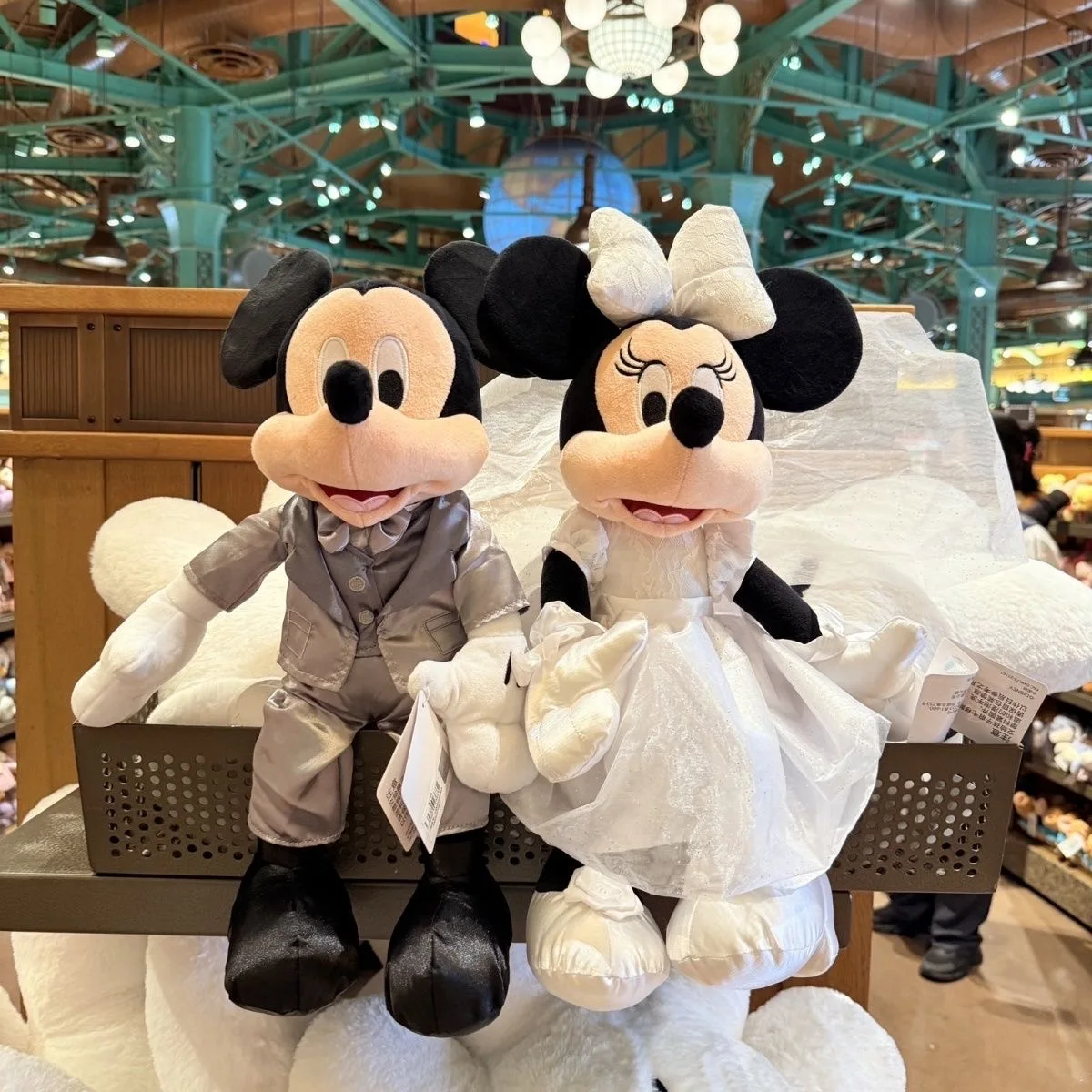 

Original Shanghai Disneyland cute Minnie Mickey Mouse Wedding Plush Doll Stuffed Disney Soft Dolls Plush Movie gift toy