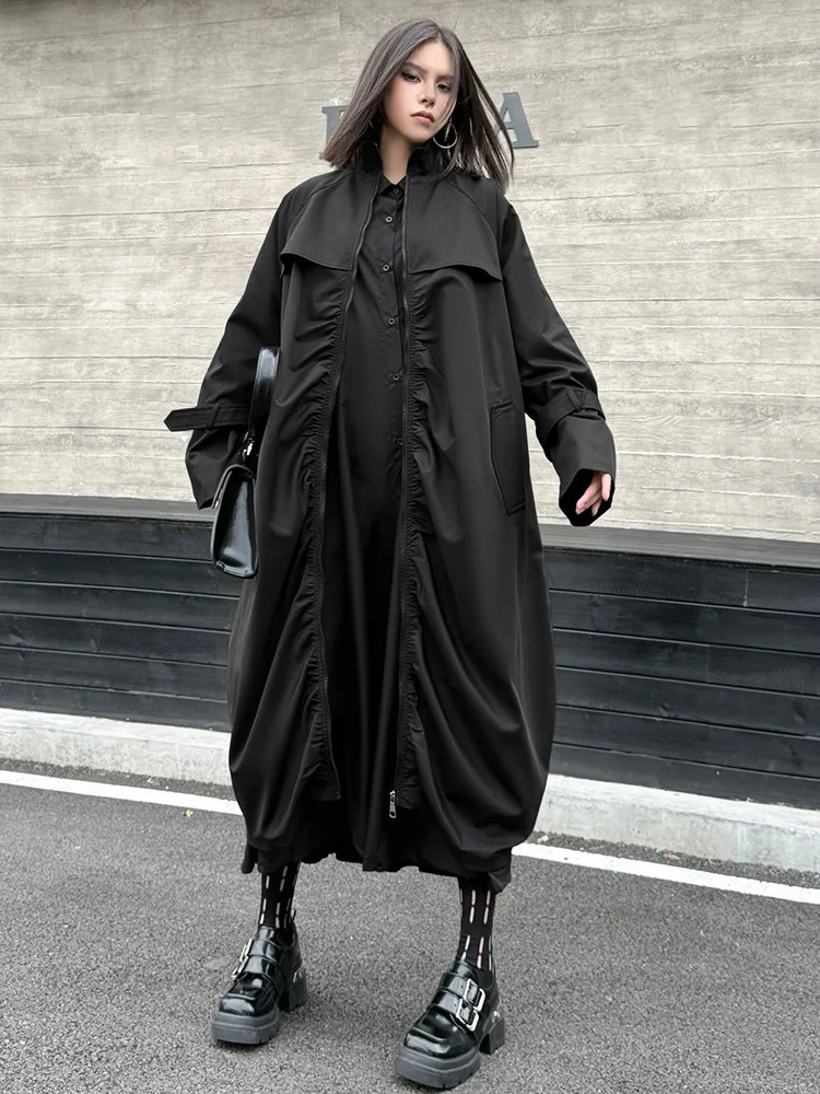 EAM] Women Black Pleated Zipper Big Size Long Trench New Stand