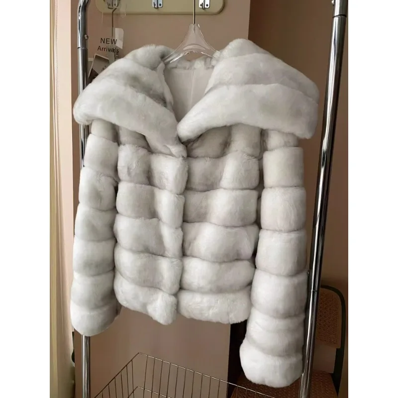 MiiiiiiX Casual Morbido Peluche Cappotto di Pelliccia Sintetica delle Donne Addensare Giacca 2024 di Inverno di Nuovo Modo Allentato Caldo Breve Tuta Sportiva Vestiti Femminili