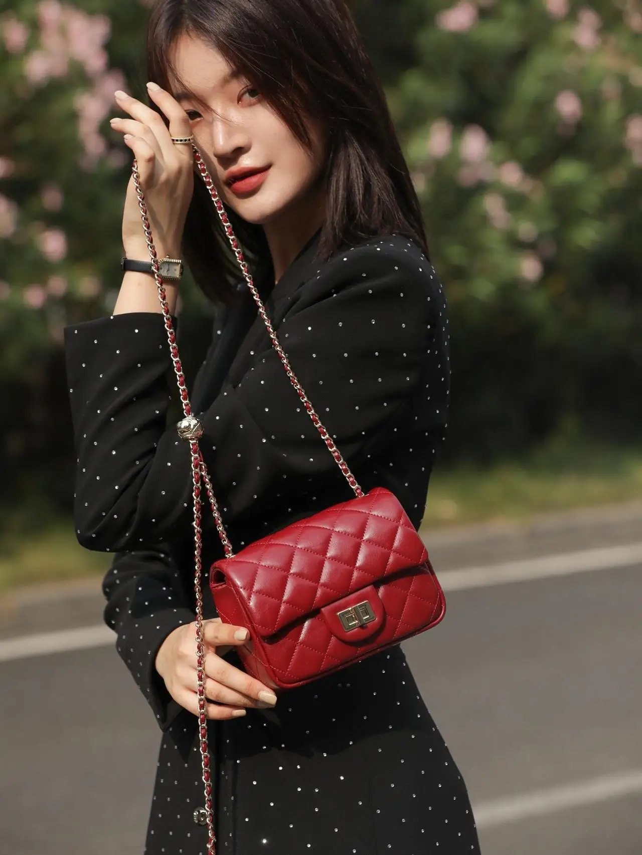 

OuangDian Genuine Leather Crossbody Bag Women's Faion Commuter Diamond id Chain Small Square Bag 2024 New Sle