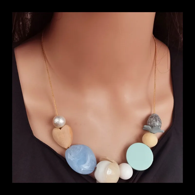 اليدوية الرجعية قلادة خشبية قلادة العرقية نمط مريلة قلادة المرأة المجوهرات