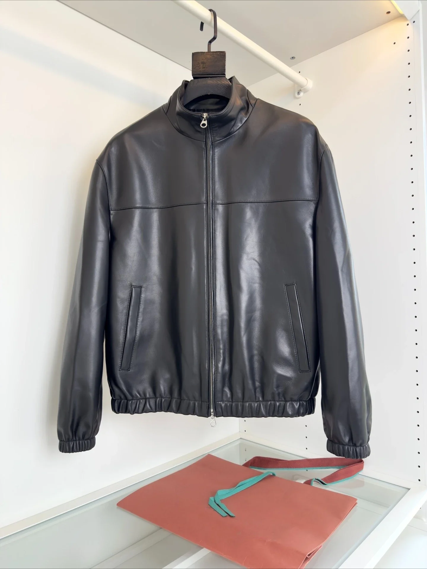 

Итальянская классическая куртка из овчины LP с воротником-стойкой 25aw