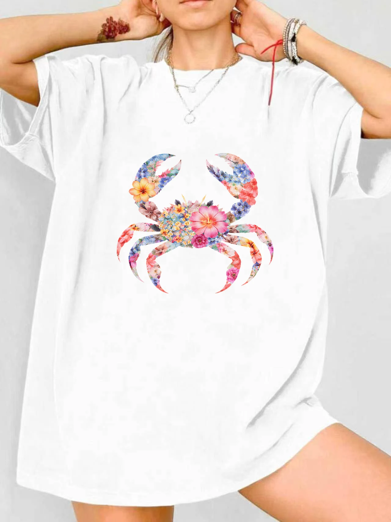 

【JYDX112332】Женская футболка больших размеров с цветочным принтом и изображением краба, с круглым вырезом, летняя, повседневная, с короткими рукавами, в уличном стиле, универсальная.