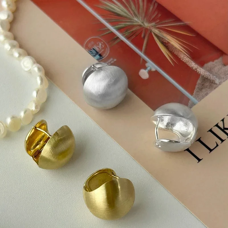 ANENJERY Glossy Frosted Round Stud Earrings for Women Simple Vintage Personality Ear Buckle Huggies