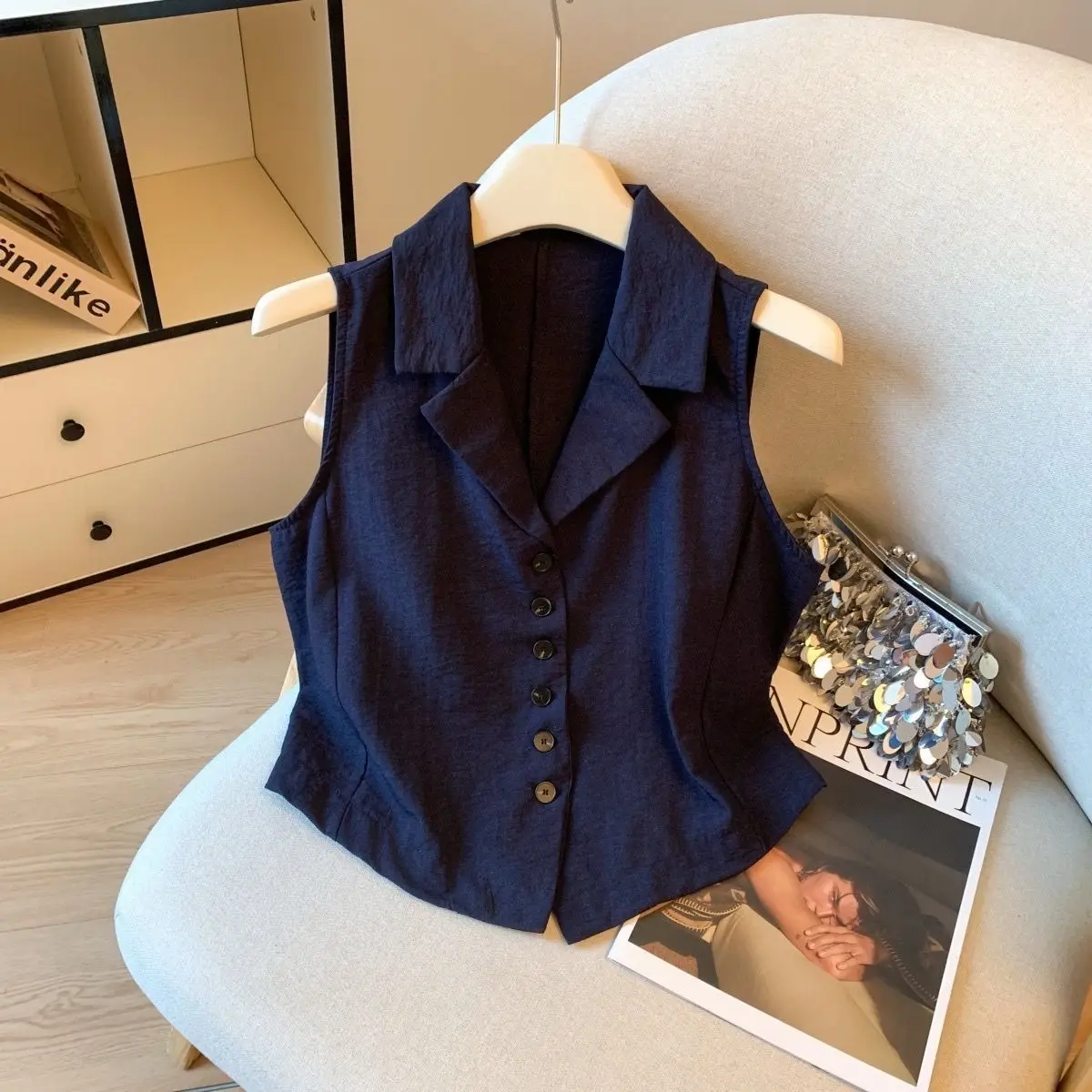 

Slim Fit Sleeveless Collared Vest Shirt Women's Fashion Summer New Style Old Money Style Backless Top Korean Version Breathable
