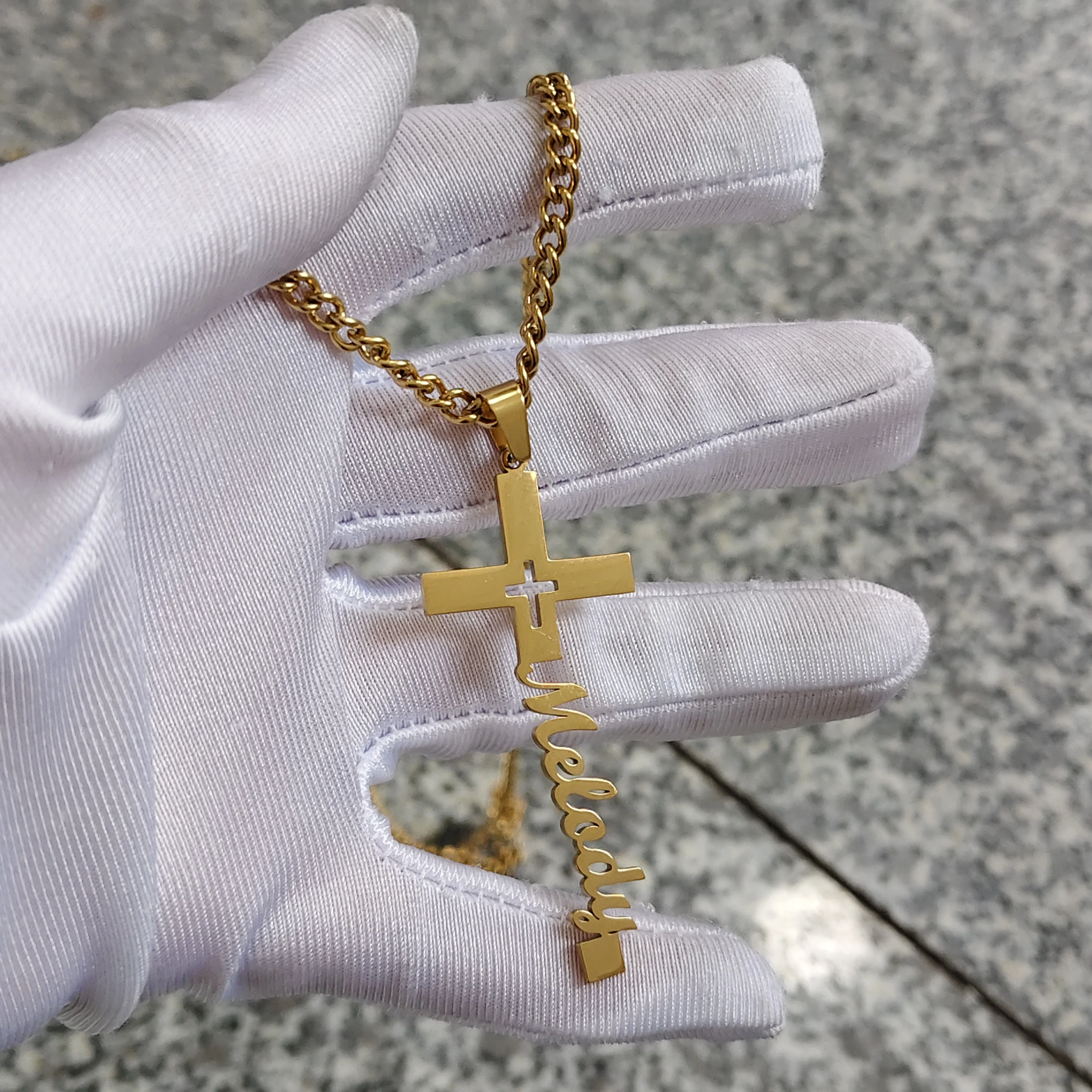 DHQH Neue Großhandel Angepasst Name Kreuz Halskette Personalisierte Brief Kreuz Muster Halskette Valentinstag Geschenk Für Sie/uh