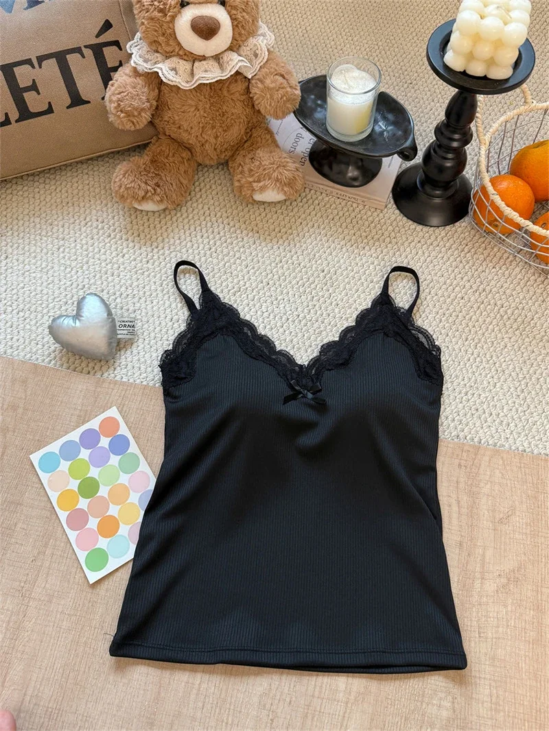 Spaghetti-Träger-Camisole 2026 Sommer Spitze Geripptes Damen-Tanktop mit integrierten BH-Pads, schmal geschnittenes Crop-Top für Innen- und Außenbekleidung – Detail 12