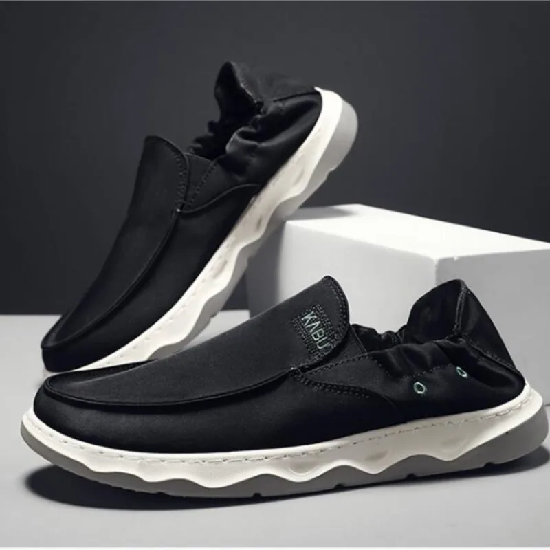 Estate nuove scarpe da uomo panno di seta ghiaccio vecchie scarpe di stoffa di pechino slip-on lazy sail mocassini di stoffa scarpe scarpe da tavola traspiranti M1041