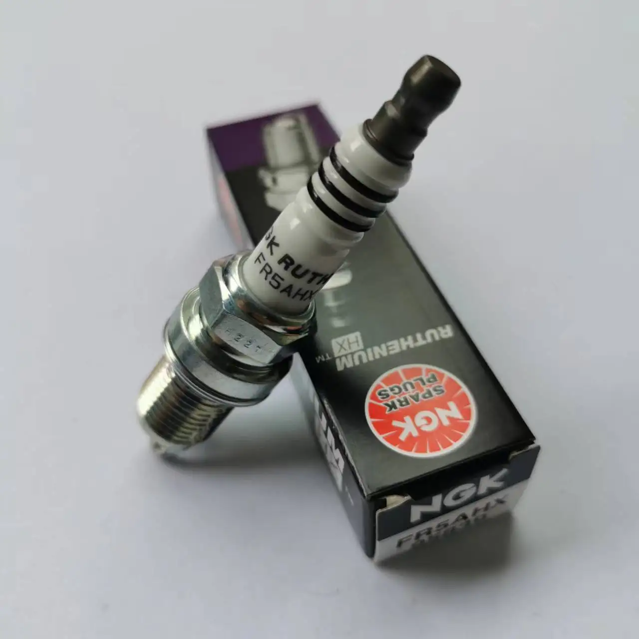 

Original genuine NGK spark plug ruthenium alloy 95839 FR5AHX high quality hot sale professional universal plug price discount