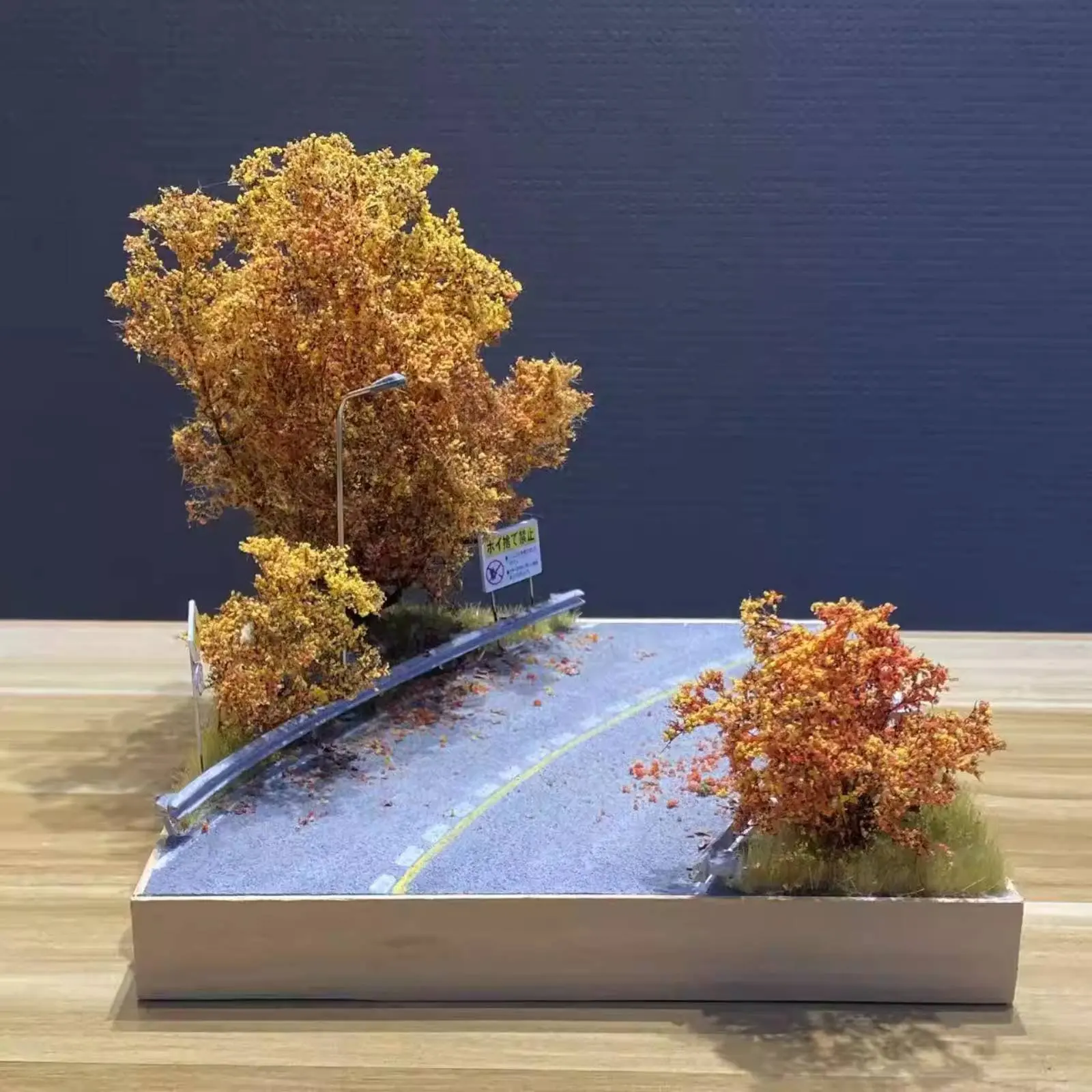 1:64 Scale Autumn Street Scene Handmade Sand Table Landscape Model Hobby Supply Realistic Features for Display Case, Desktop