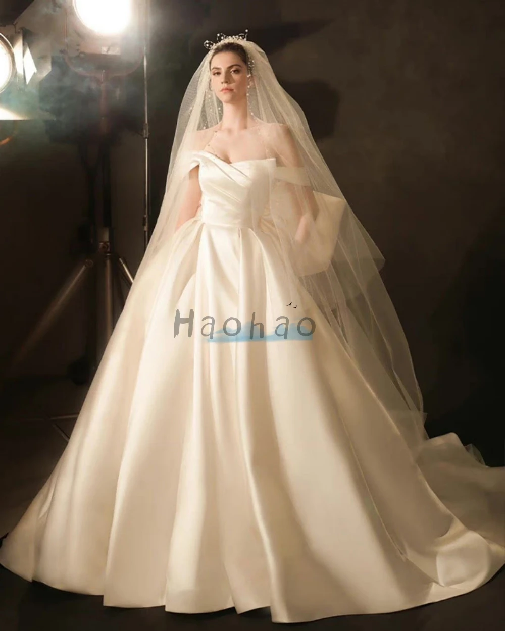 Vestidos de novia de satén con hombros descubiertos, manga corta, escote Corazón, cremallera, espalda plisada, lazo grande, línea A, novedad de 2024