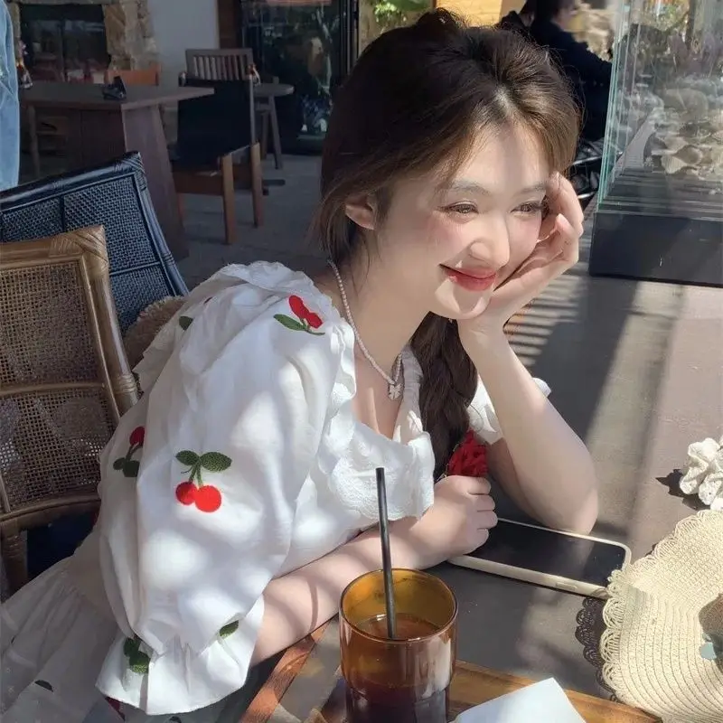 Femme Summer Fashion Trend Stampa Tinta unita Colletto quadrato Manica corta Abbigliamento donna Top ricamati alla moda tutto-fiammifero