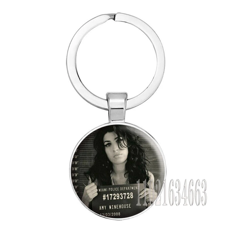 Vintage Famous Jazz Music Singer Amy Winehouse Keychain Retro KeyRing Bag Pendant Accessories Fans Collect Friends Gifts