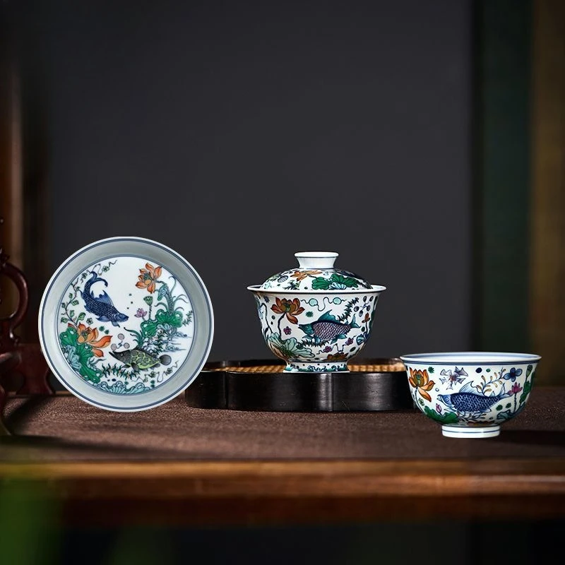 

Blue and white bucket color firewood kiln hand-painted gold hand-painted classic fish and algae pattern