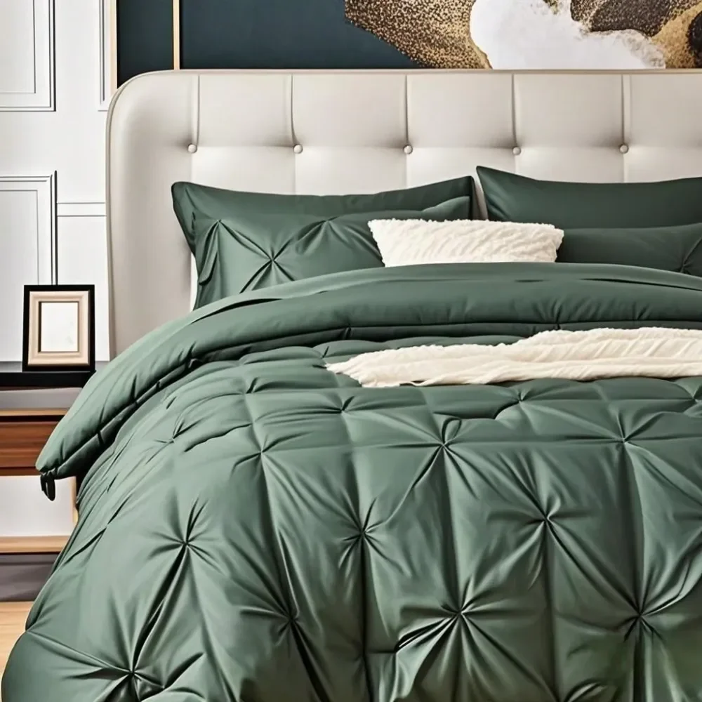 

Элегантный комплект постельного белья из 5 предметов (двуспальный, королевский размер), стильное однотонное одеяло, мягкая микрофибра, комфортное и удобное.