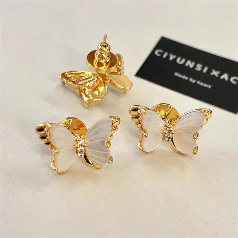 

S925 Silver Needle Natural Deep Sea White Shell Butterfly Earrings for Women Niche Fashion Exquisite All-match Jewelry Gilts