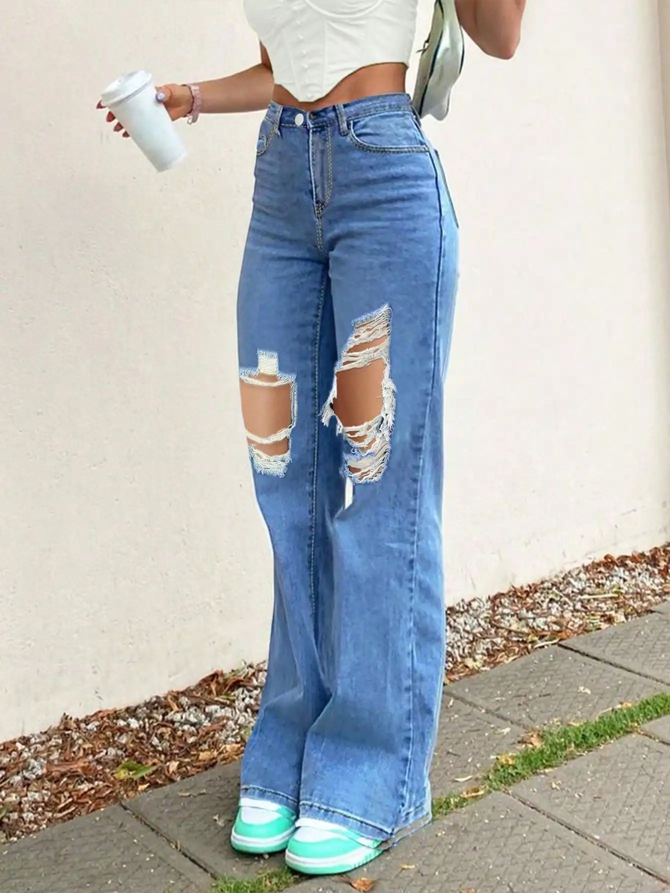 Рисунок 4 - Модная уличная одежда в стиле ретро