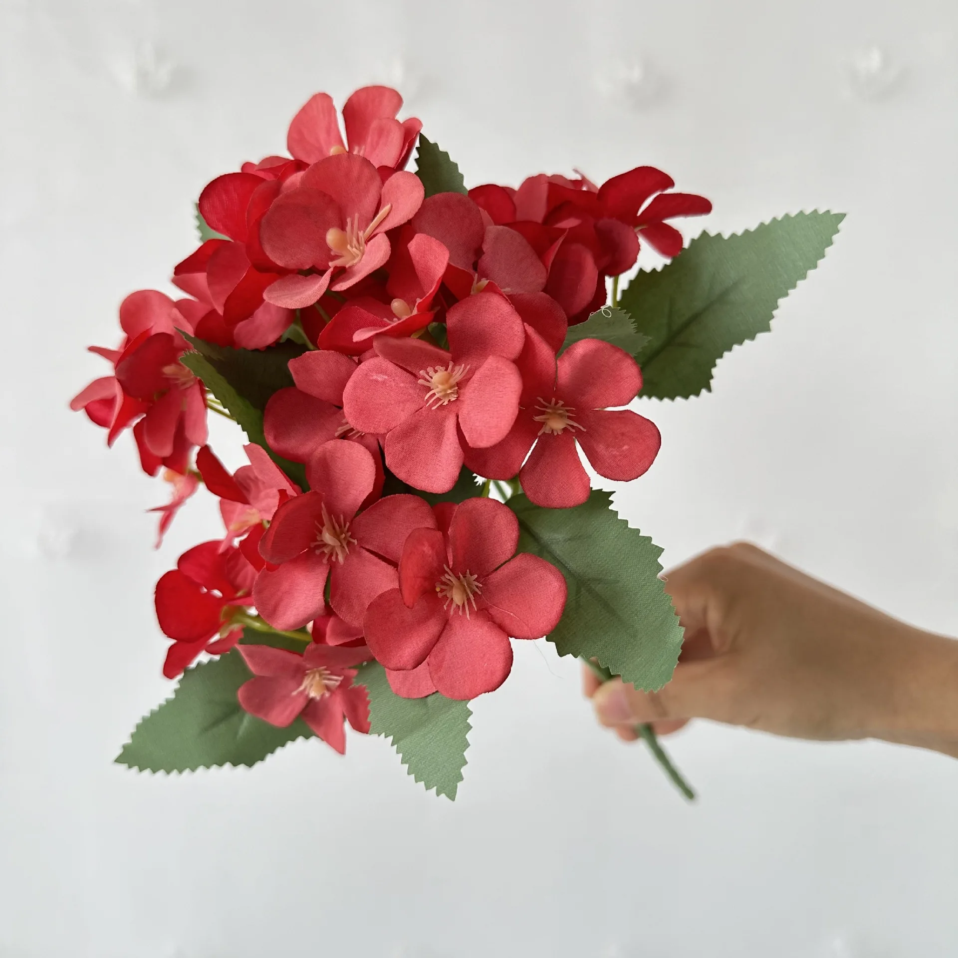 5 PCS Begonia Flower 5 Branches Artificial Flowers Bouquet Home Decor Bride Wedding Holding Flower Room Decoration Accessoires