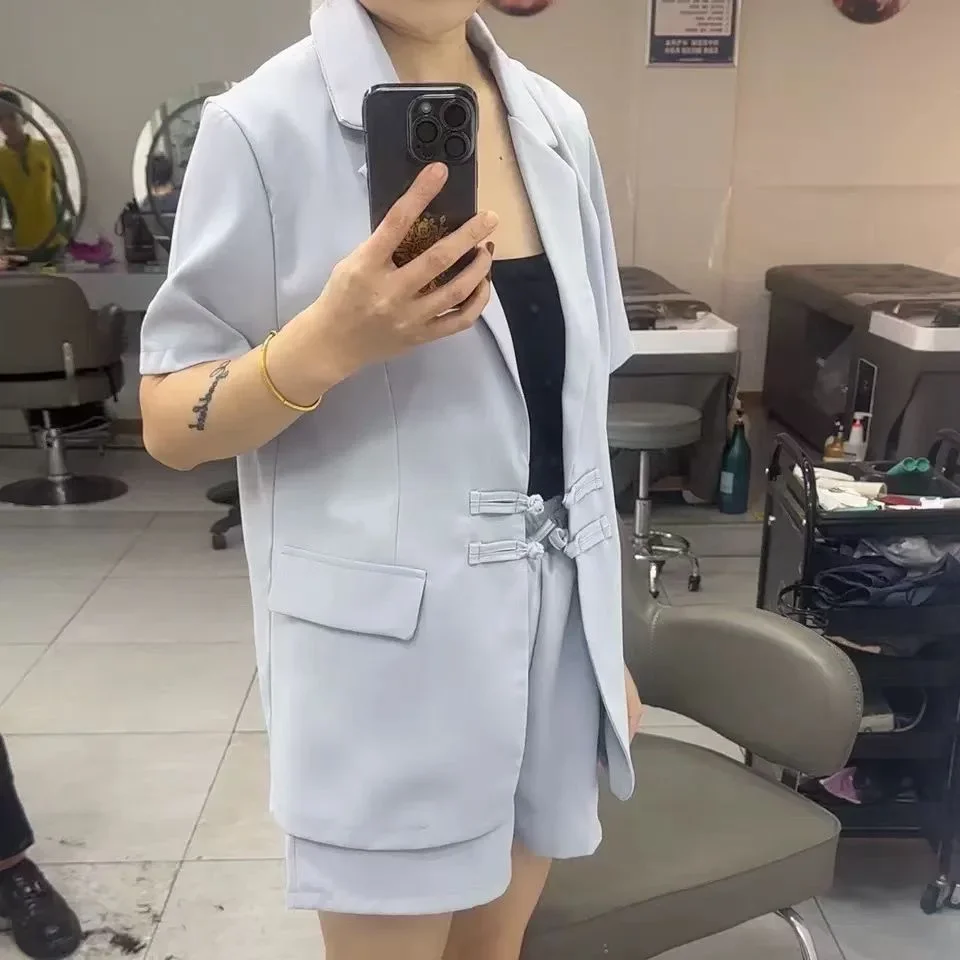 Short-sleeved suit shorts professional suit women's summer new fashion temperament high sense small fragrance two-piece suit.