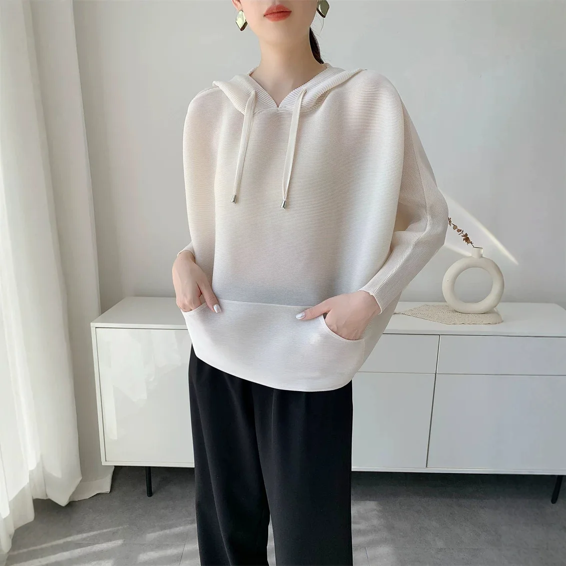 Miyake-Stil Plissiertes Modisches und Vielseitiges Casual-Oberteil, Lässiges und Entspanntes Hochwertiges Design, Locker und Schlank Geschnittenes Kapuzentop