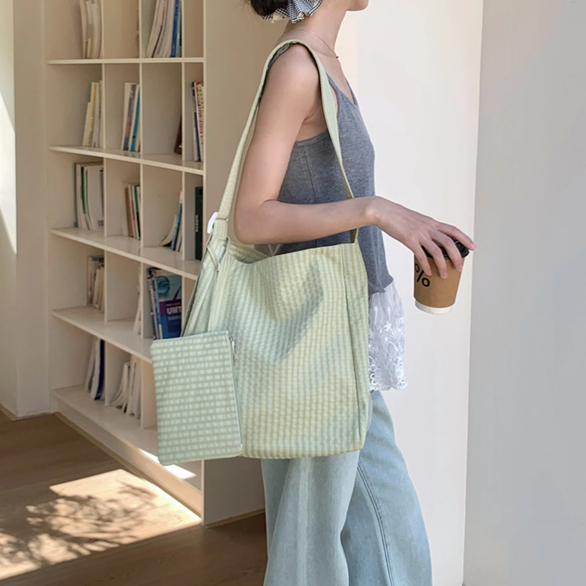 

women's plaid fabric shoulder bag, lightweight and spacious bag with multiple pockets, casual handbag for daily commuting