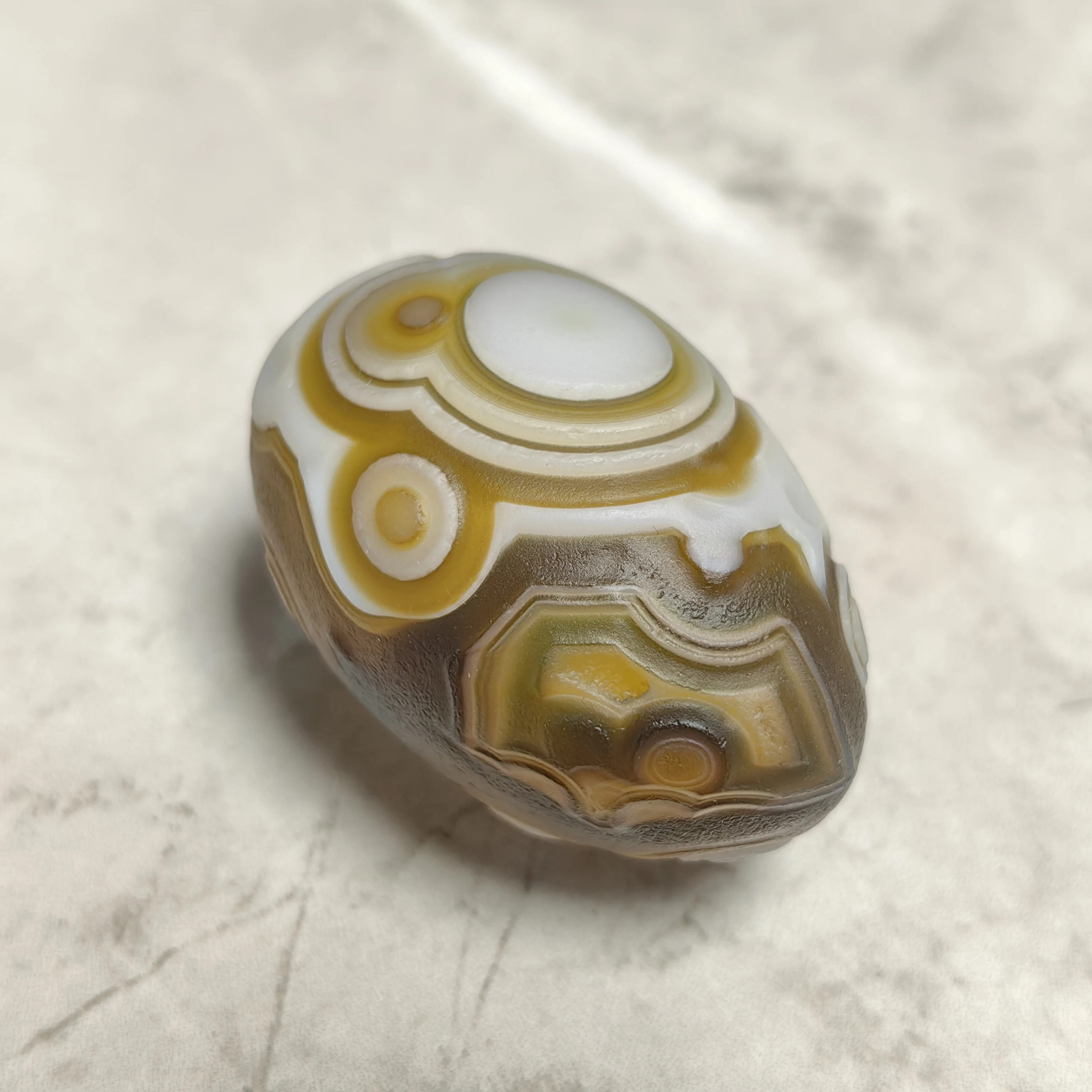 Natural Super Haut-relief Agate with Eye Texture, Energy Witchcraft Stone Crystal Cave Healing For Family Decoration
