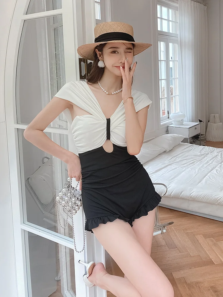 

Сексуальный слитный купальник женский летний 2026: Новинка, высококлассный, элегантный, для термальных источников, стройнящий, с эффектом утяжки