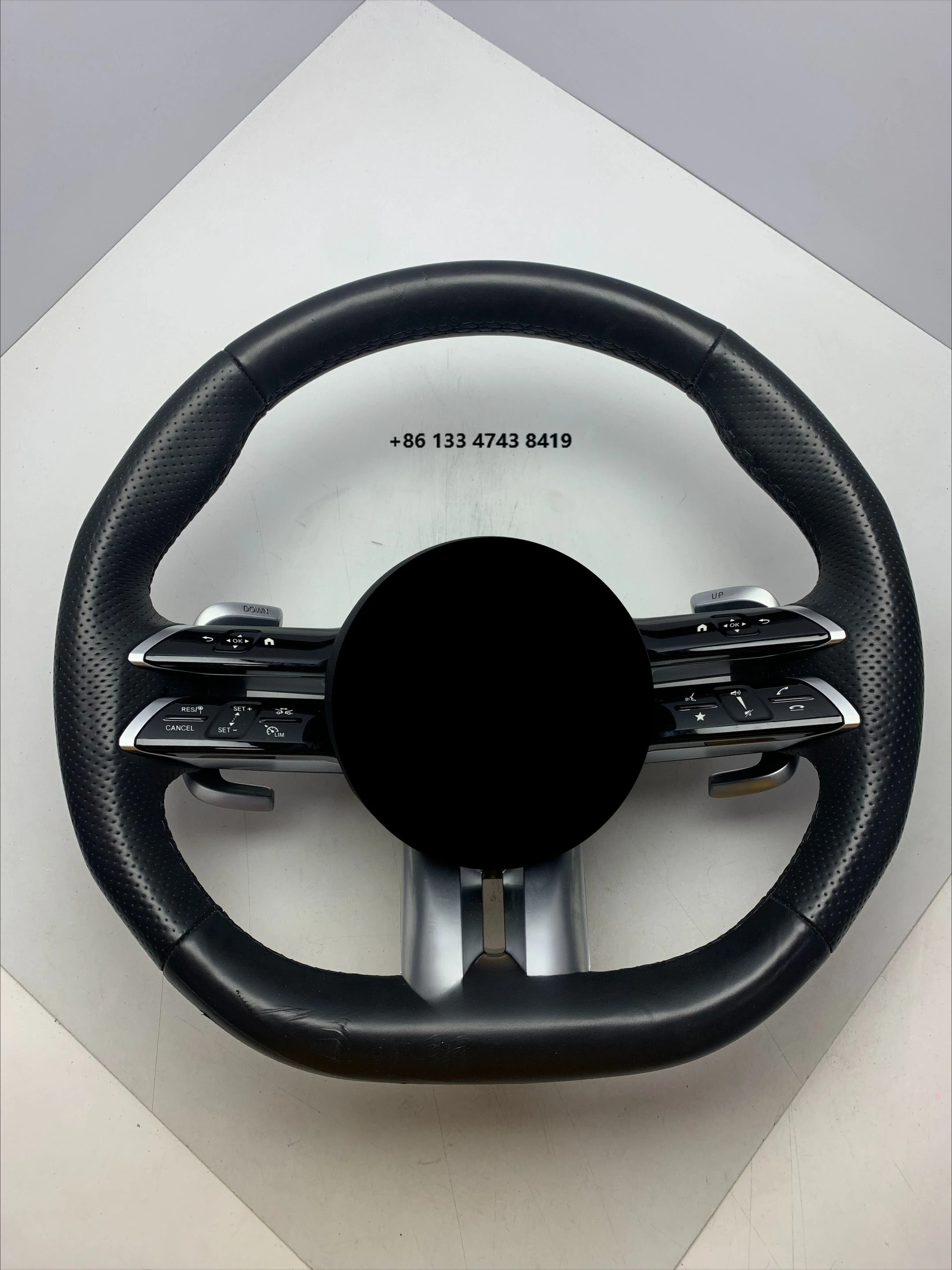 

Black Leather Finish Leather Sport Three Spoke Steering Wheel for E-Class W222 W246 C217X164 W463 X117