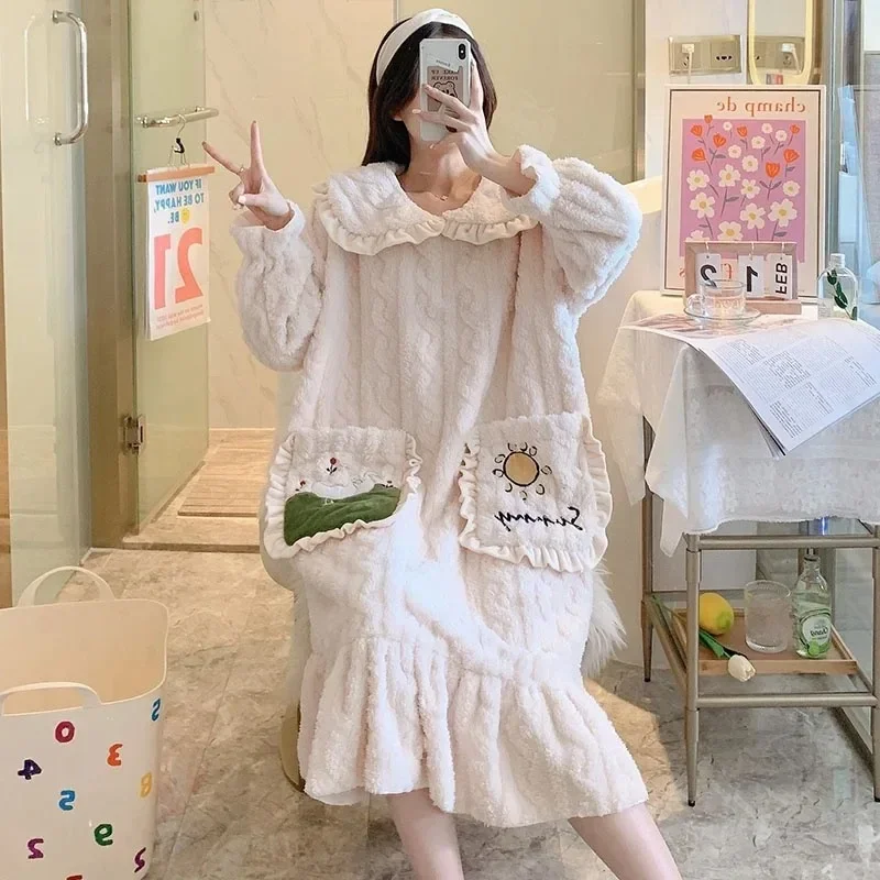 Coral Fleece Pajamas Women Autumn and Winter Retro Gentle Wind Thickened Fleece-lined Flannel Nightdress Winter New Home Wear