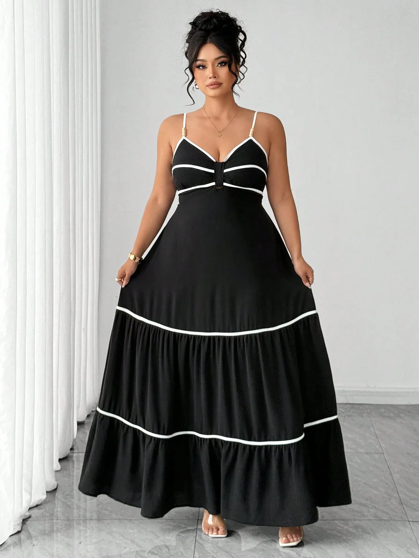 

Plus Size Black And White Contrast Tiered Maxi Dress With Spaghetti Strap And Bow Detail