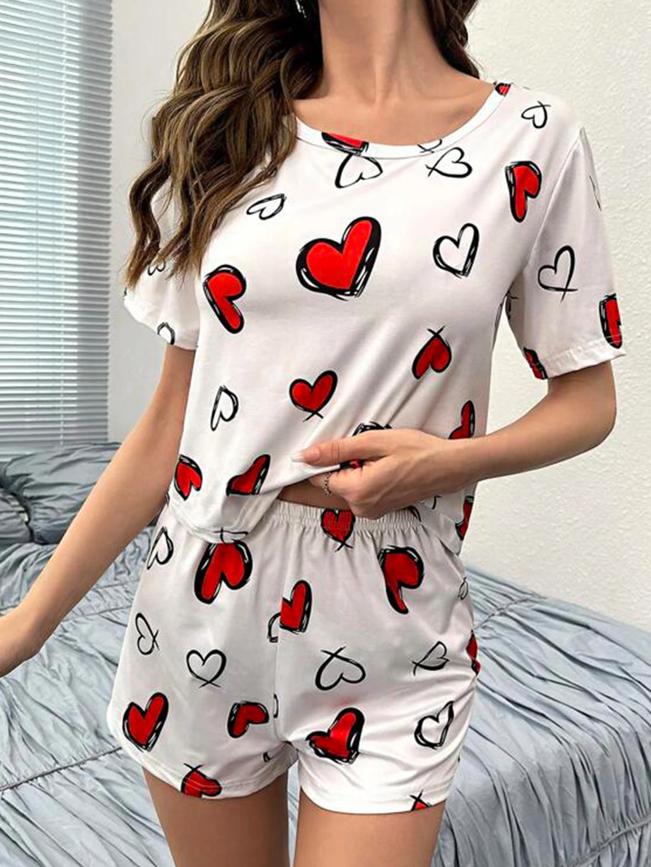 Heart Print Pajama Set Casual Cozy Short Sleeve Round Neck Tee & Elastic Shorts Women Sleepwear Loungewear Set