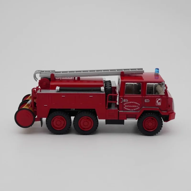 Diecast escala 1:43 ixo berliet ff 6x6 modelo de carro de liga de bombeiros produto acabado simulação brinquedo coleção presente modelo estático