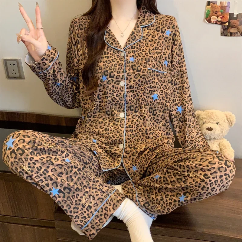 Cartoon Leopard Print Wrinkled Fabric Pajamas for Women in Spring and Autumn Long Sleeved and Pants Home Suit Set Nightwear