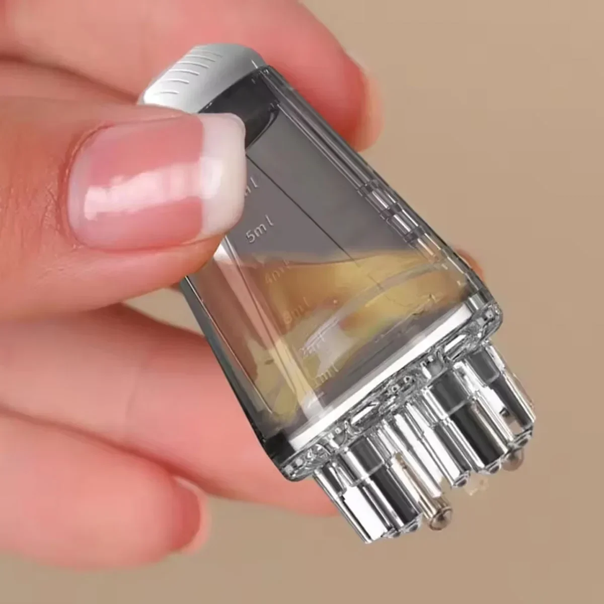 قطعة واحدة من مشط دوار لتنشيط فروة الرأس - كرة تدليك مملوءة بالزيوت العطرية لتعزيز نمو الشعر وتغذية علاج فروة الرأس