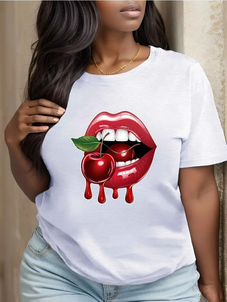 

Майка неформальная и moderna para mujer con labios rojos brillantes y estampado de cereza cuello redondomanga cortaTop de