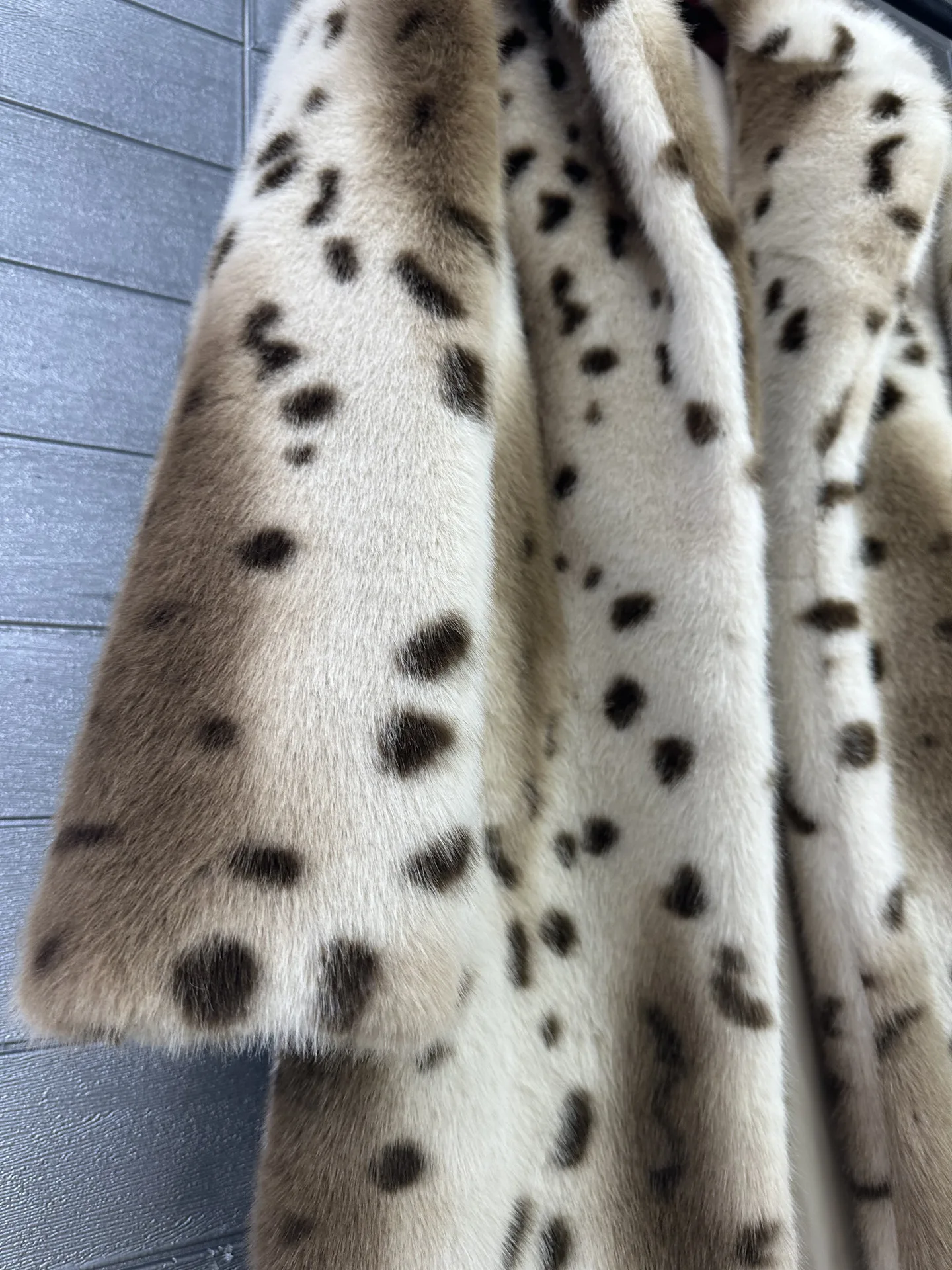 DEAT 2026 Winter Fashion Imitation Fur Leopard Pattern Coat For Women Notched Collar Long Style Notched Collar Jacket 11B9518