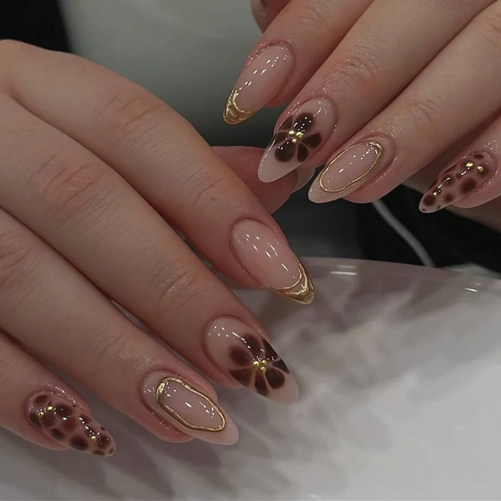 Purple Flower Petal Halo Dyeing Golden Edge Wearable Nail Art Almond False Nail Detachable Finished Fake Nails Press on Nail