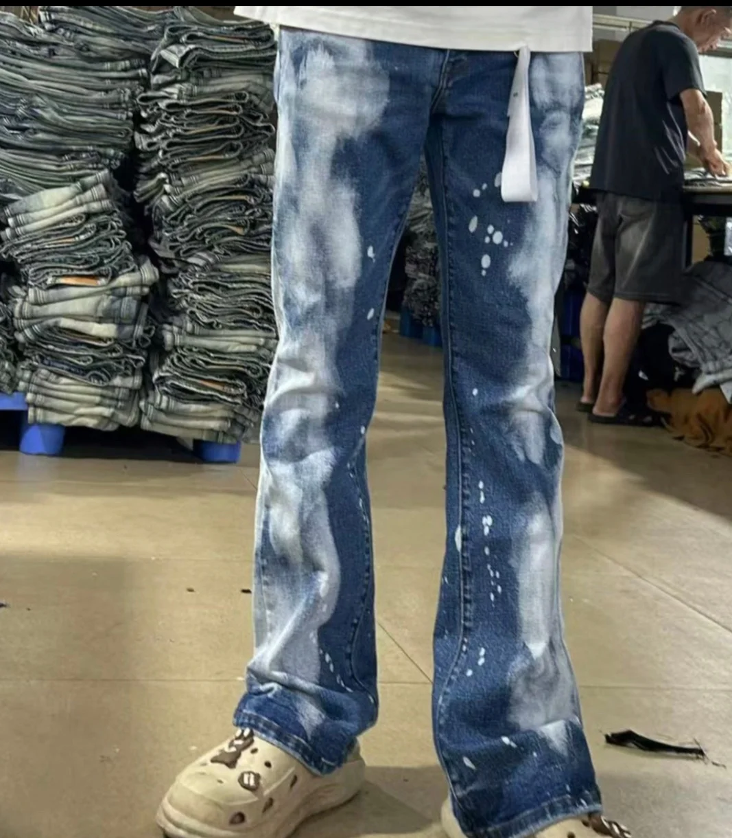 

High-quality street-style stretch men's fashion jeans with denim stacked