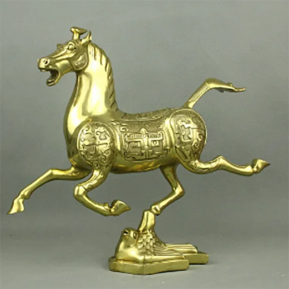 Bronze horse stepping on flying swallow zodiac horse porch horse to success decoration home office decoration