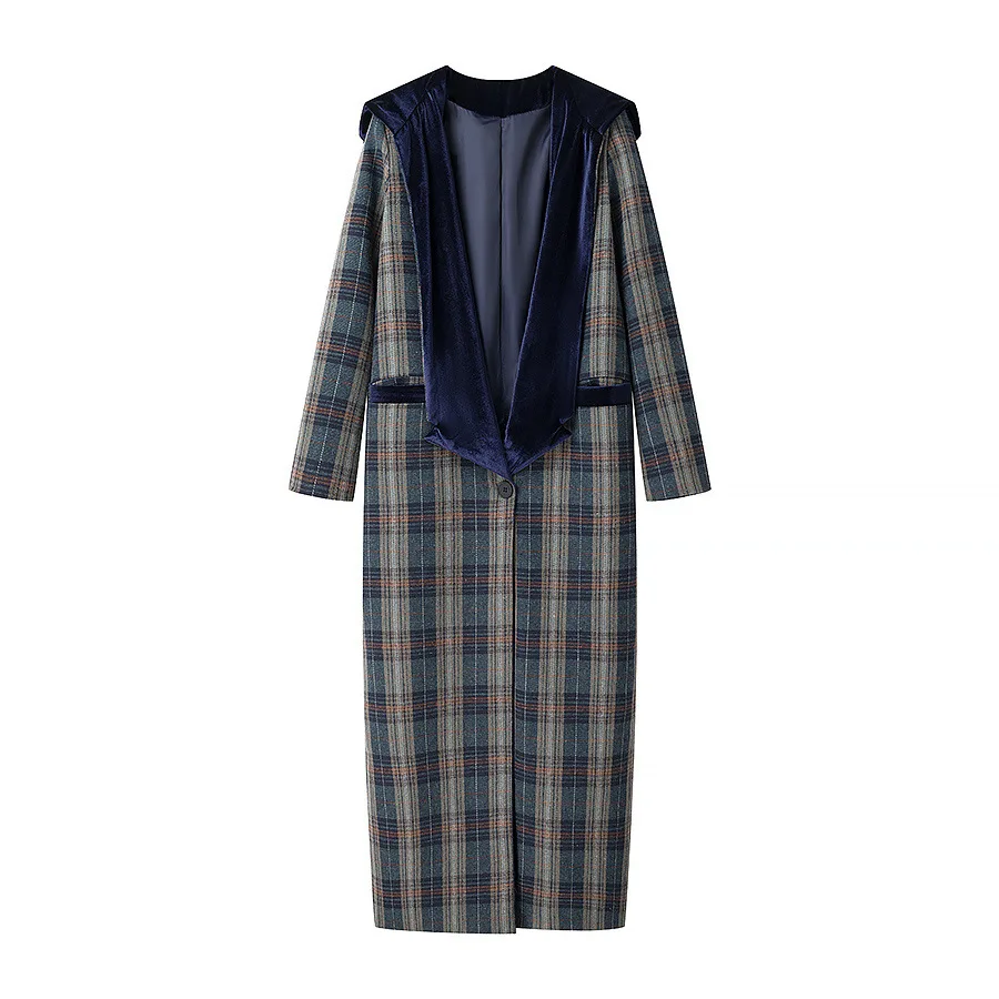 

Classic plaid wool coat. Timeless, versatile & chic. The stylish new essential for your wardrobe.
