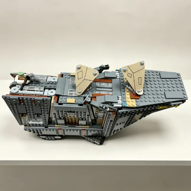 2026 New 1683pcs Star Interstellar Desert Tracked Armored Transport Vehicle, Desert Beast Building Block Model - view 3