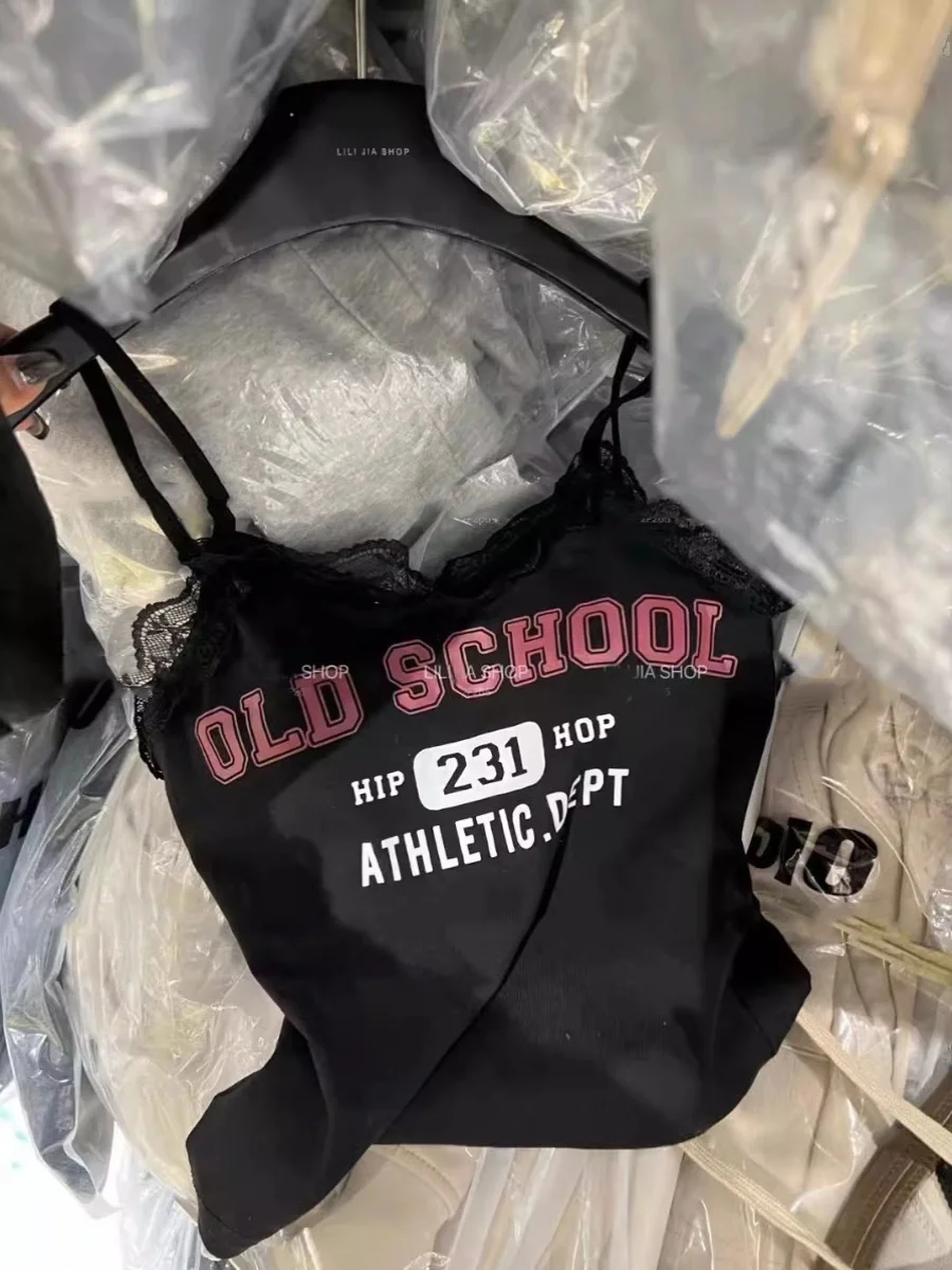 เสื้อกั๊กทรงเข้ารูปพิมพ์ลายตัวอักษร แต่งขอบลูกไม้ สายเดี่ยว สำหรับผู้หญิง ฤดูร้อน สินค้ามาใหม่ ใช้งานได้หลากหลาย ความยาวปานกลาง เหมาะสำหรับใส่ไปทำงาน หรือใส่ลำลอง