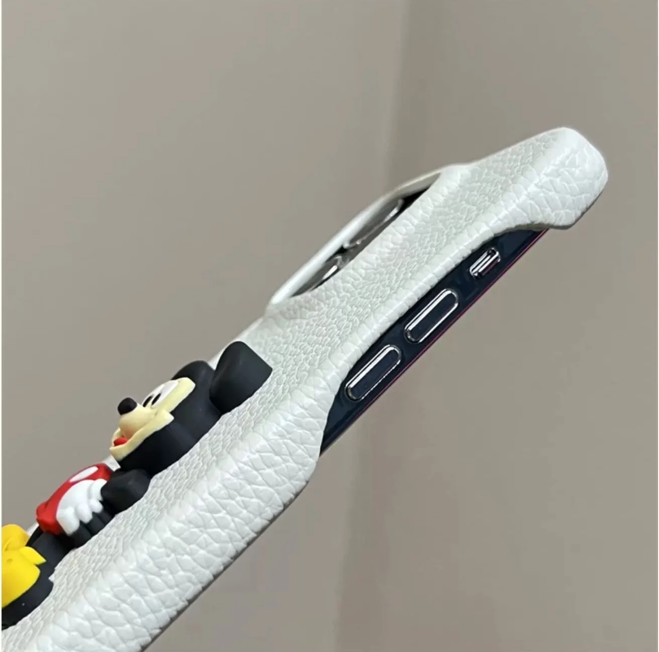 Engraçado dos desenhos animados bonito mickey mouse luxo lichia padrão capa de telefone de couro para iphone 12 13 14 15 pro max disney mickey boneca caso