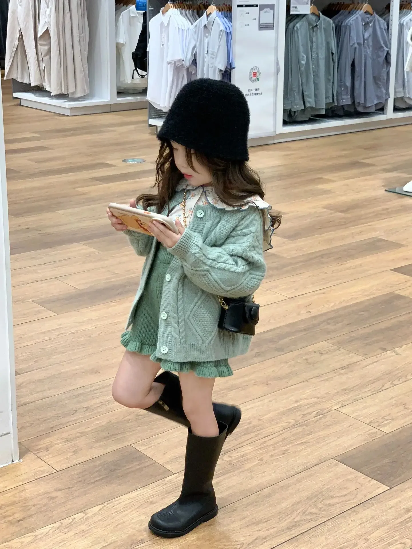 2025Autumn New Item Girls' Fresh Knitted Cardigan Floral Lapel Shirt Yarn Shorts SetKorean Version Children's Clothing