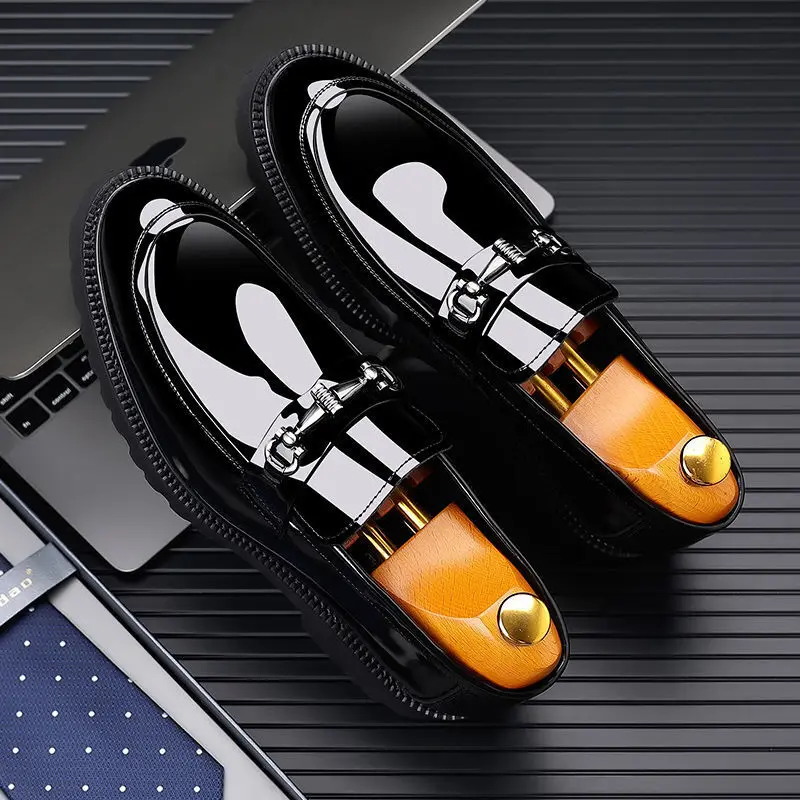 

New Man Patent Cow Leather Casual Shoes Fashion Business Leisure Dress Shoes Cool Wedding Shoes Big Size