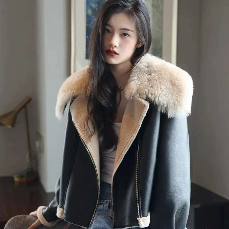 

Autumn 2023 Winter New Fur One Jacket Women's Short Motorcycle Lapel Lamb Fur Coat Fashion Loose Warm Leather Jacket Outwear